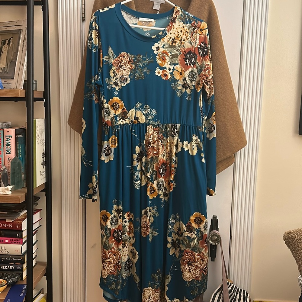 Sweet floral knit midi dress